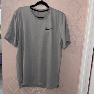 Nike Men's Heather Gray Short Sleeve Tee